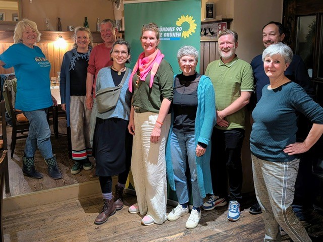 Grüner Abend“ feiert gelungene Premiere im Braustüberl Valley – Erfahrungsaustausch mit Holzkirchen bereichert Diskussion